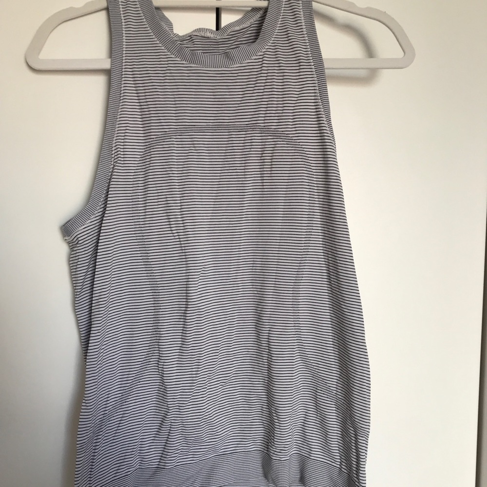 Lululemon muscle tank